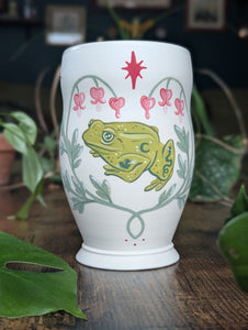 #01 - Matte Frog & Bleeding Hearts Cup
