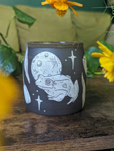 Load image into Gallery viewer, #15 - Frog &amp; Tulips Mug